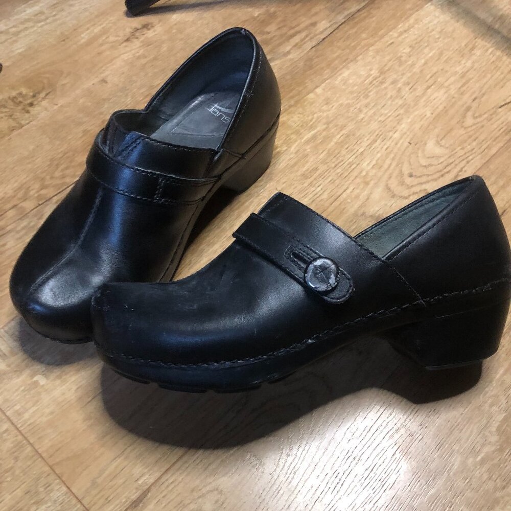 DANSKO Solstice Slip On Leather Heel Clog Button